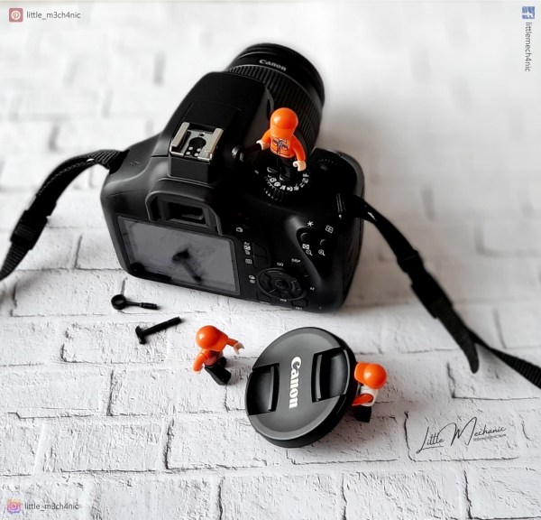 Image of Sluban minifigures little mechanic doing some maintenance work on a camera