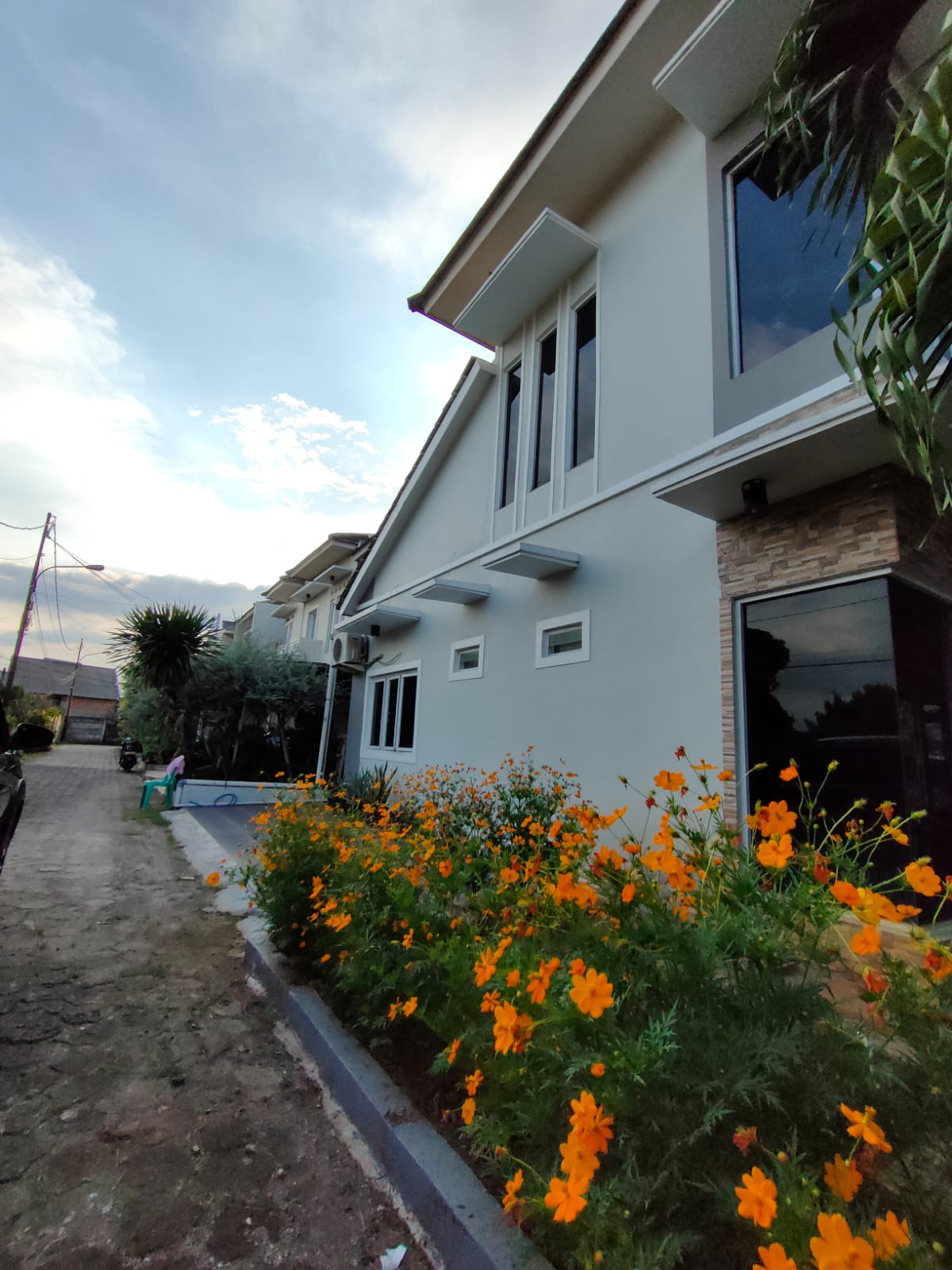 Foto rumah exclusive dijual, lokasi Jakarta Timur.