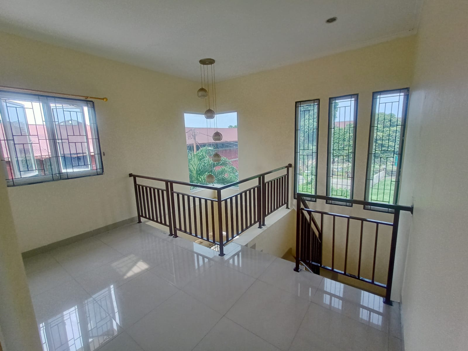 Foto rumah exclusive dijual, lokasi Jakarta Timur.