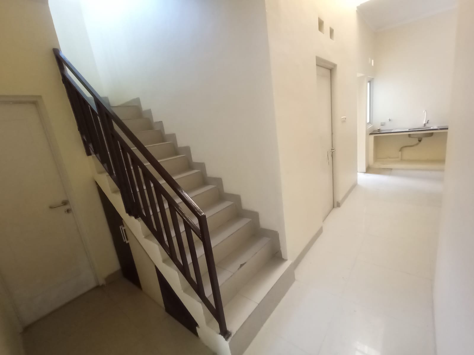 Foto rumah exclusive dijual, lokasi Jakarta Timur.